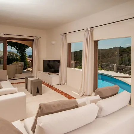 Sleeps 10 Pool Air Con Wifi