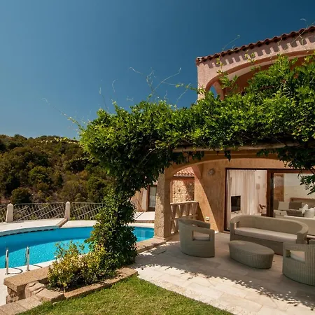 Sleeps 10 Pool Air Con Wifi * Abbiadori
